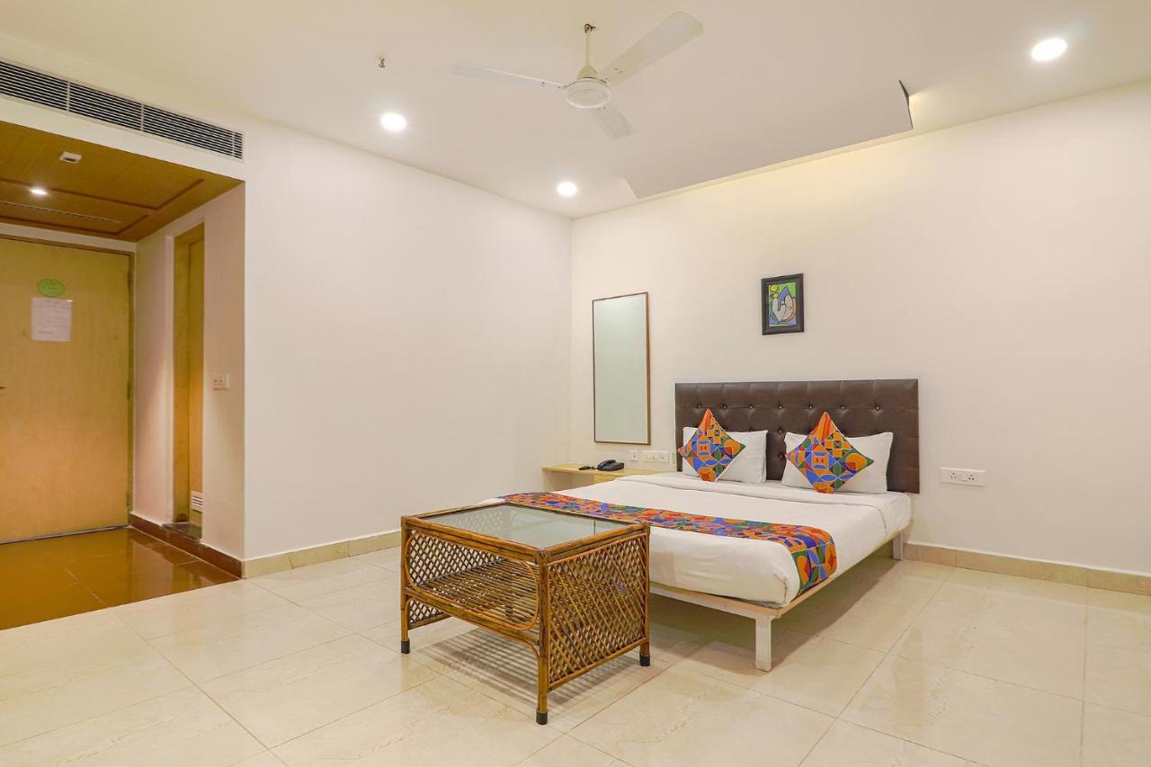 Fabhotel Aamantran & Banquet Halls - Nr Rtc X Roads Metro Station 하이데라바드 외부 사진