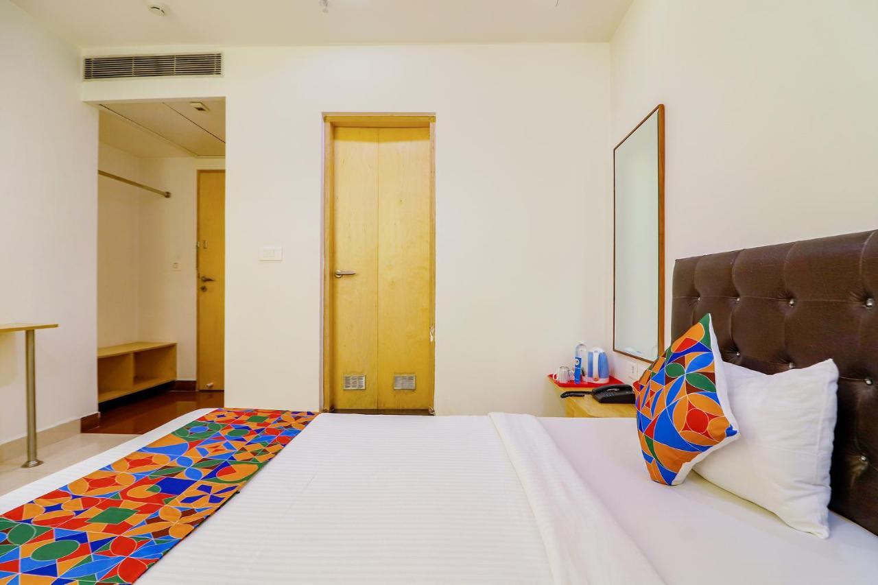 Fabhotel Aamantran & Banquet Halls - Nr Rtc X Roads Metro Station 하이데라바드 외부 사진
