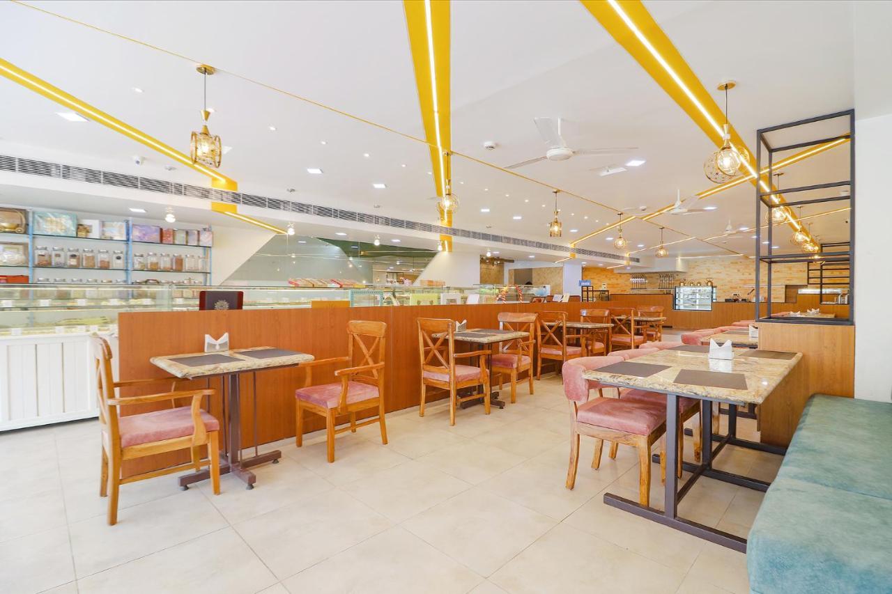 Fabhotel Aamantran & Banquet Halls - Nr Rtc X Roads Metro Station 하이데라바드 외부 사진